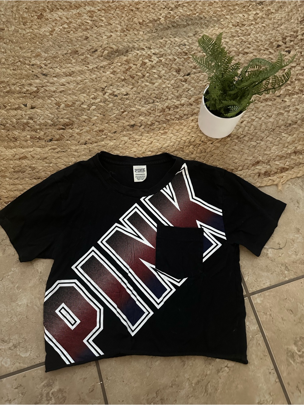 PINK GRAPHIC CROP TOP